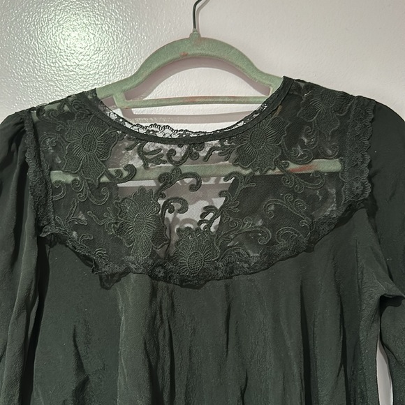 Black Top - Picture 2 of 7